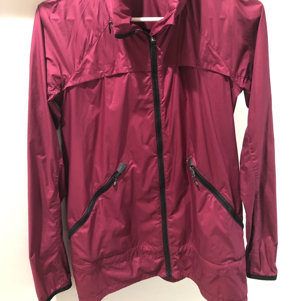 lululemon water resistant thin windbreaker
